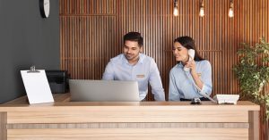 employé polyvalent en hotellerie